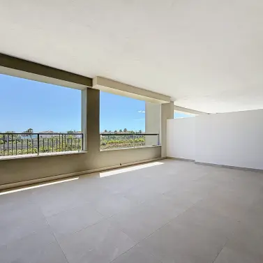 Продажа апартаментов на среднем этаже в Doña Julia