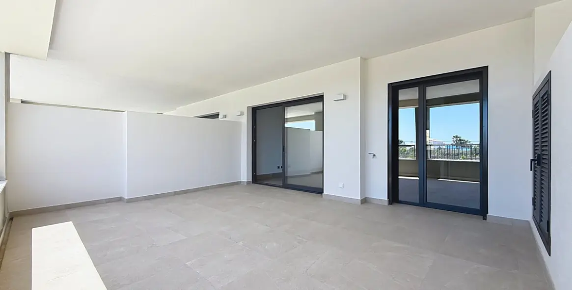 Продажа апартаментов на среднем этаже в Doña Julia 3