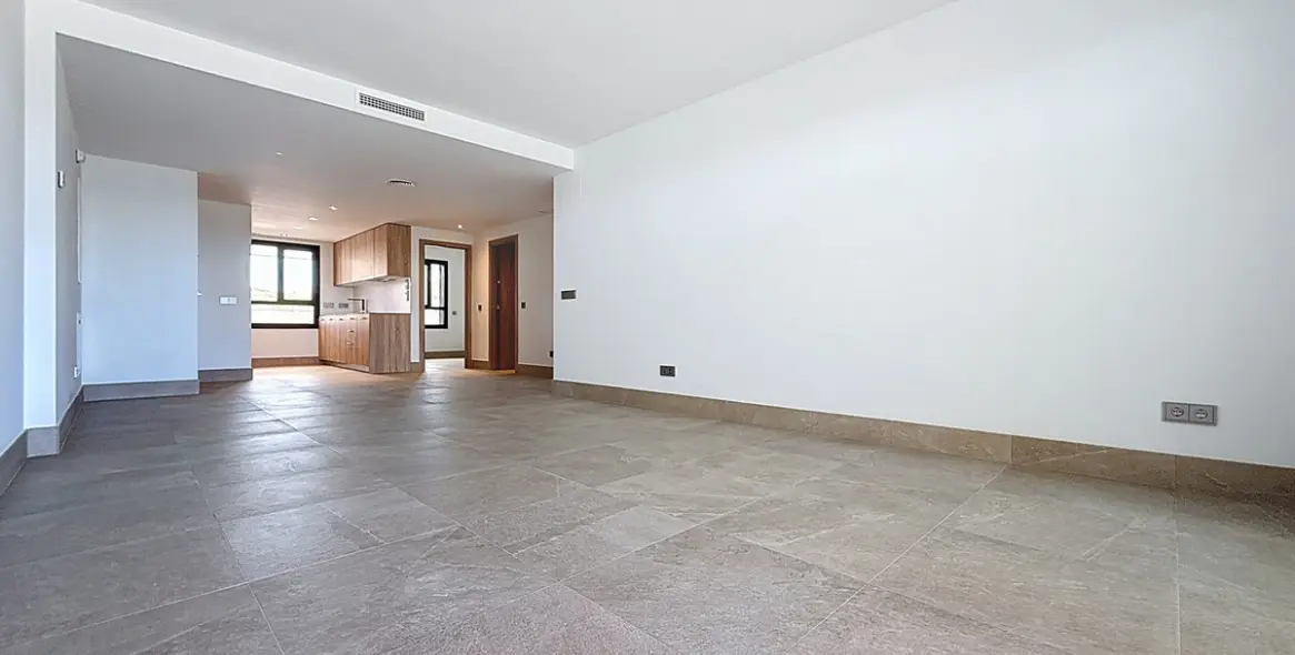 Продажа апартаментов на среднем этаже в Doña Julia 7