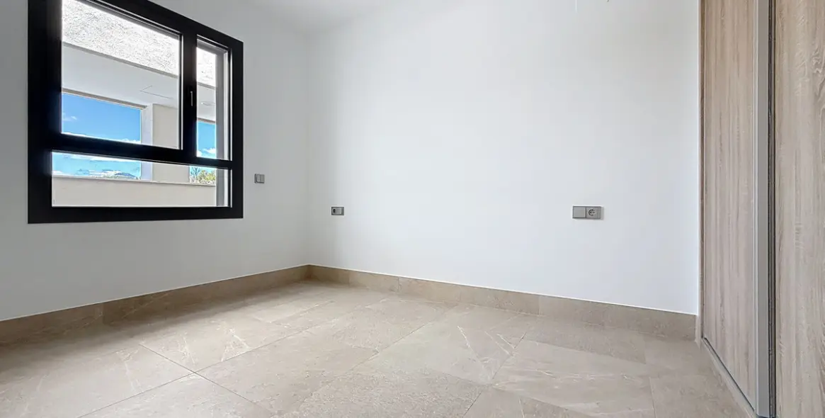 Продажа апартаментов на среднем этаже в Doña Julia 11