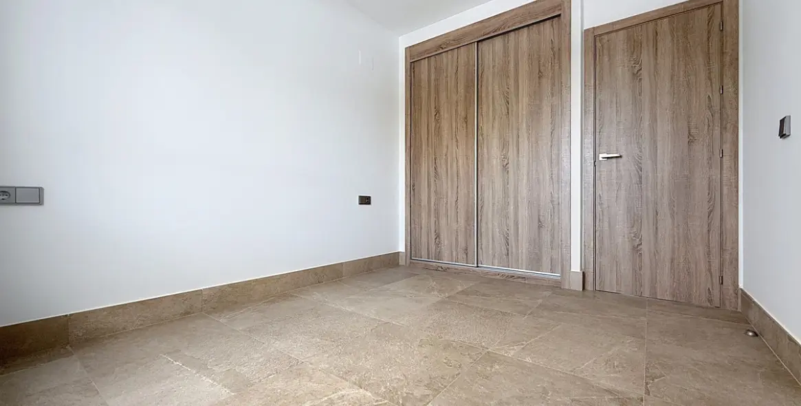 Продажа апартаментов на среднем этаже в Doña Julia 12