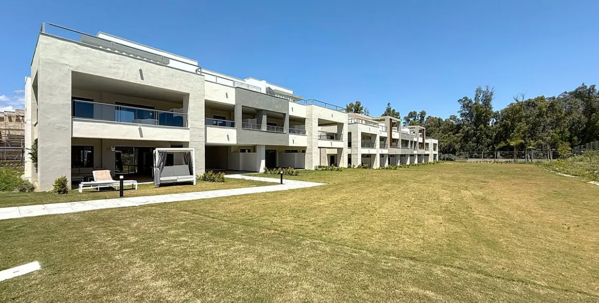 Продажа апартаментов на среднем этаже в Doña Julia 19