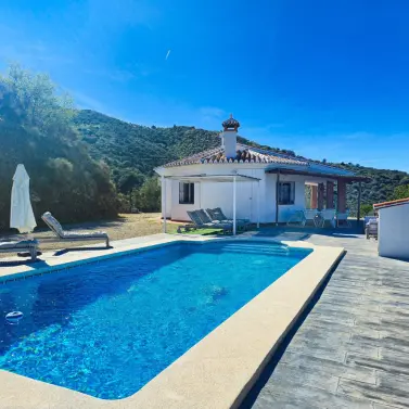 Sale of detached villa in Arenas