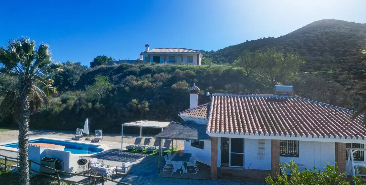 Sale of detached villa in Arenas 6