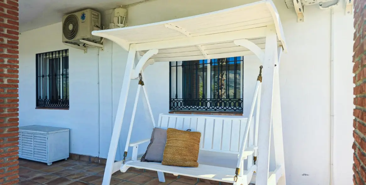 Sale of detached villa in Arenas 8