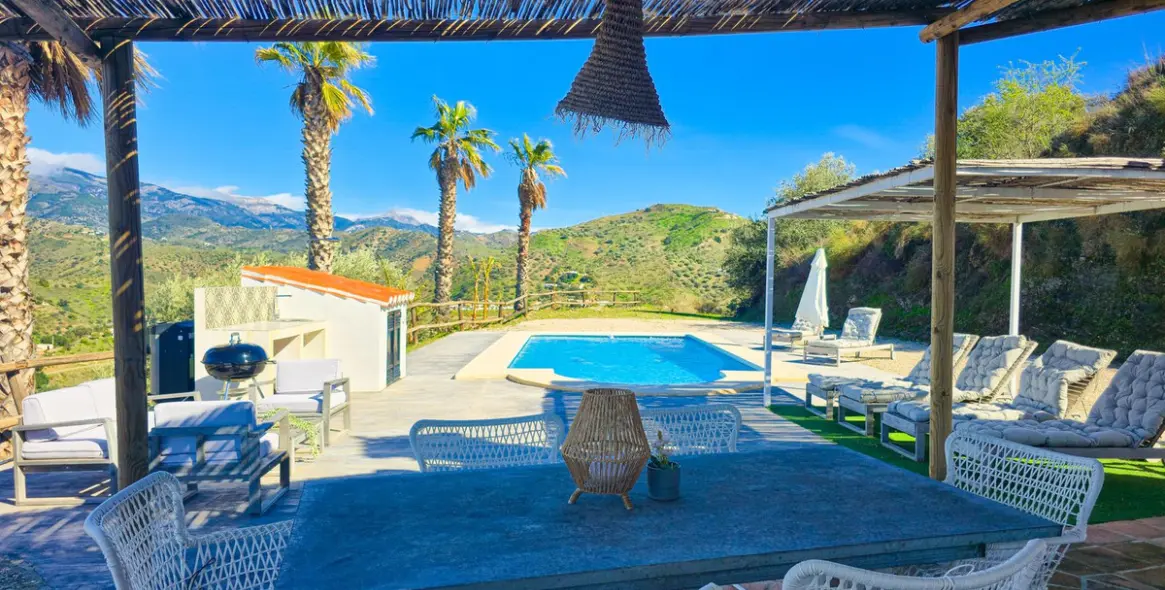 Sale of detached villa in Arenas 38