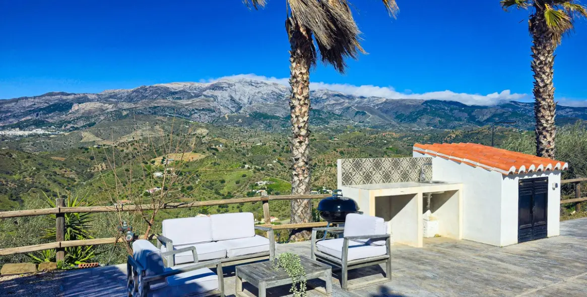 Sale of detached villa in Arenas 47