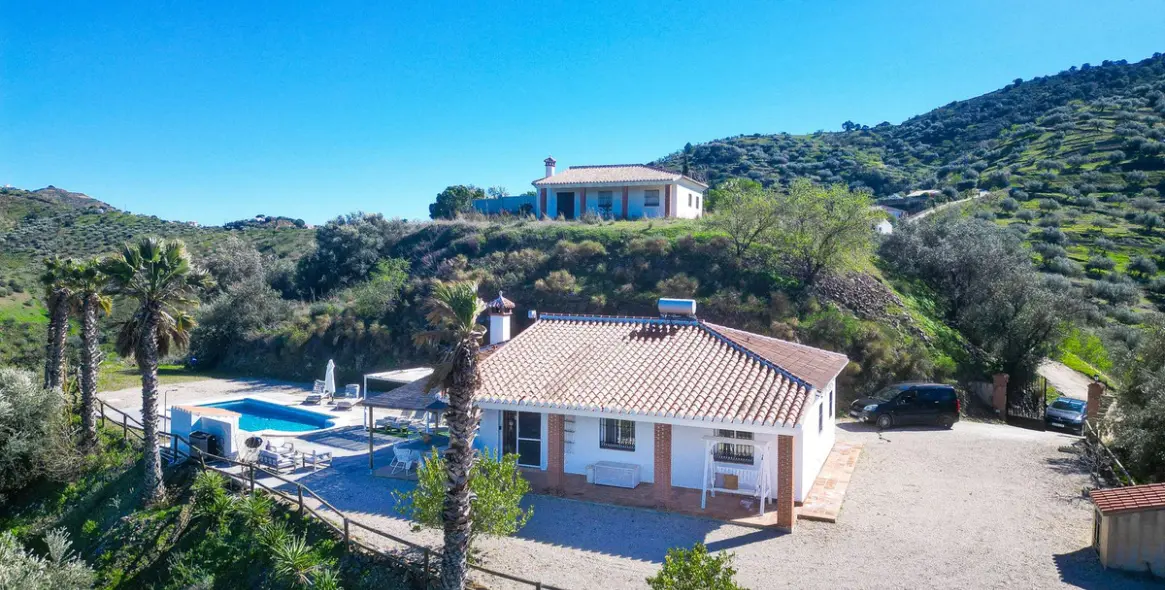 Sale of detached villa in Arenas 53