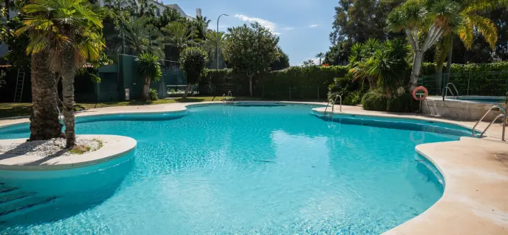 Sale of middle floor apartment in Marbella 0