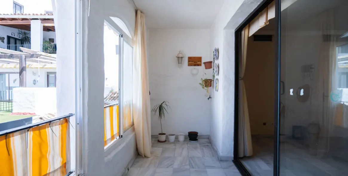 Sale of middle floor apartment in Marbella 15