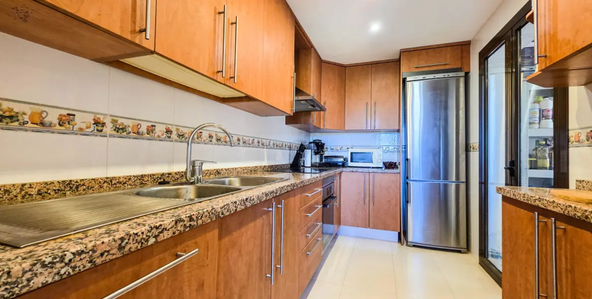 Sale of penthouse in La Duquesa 3