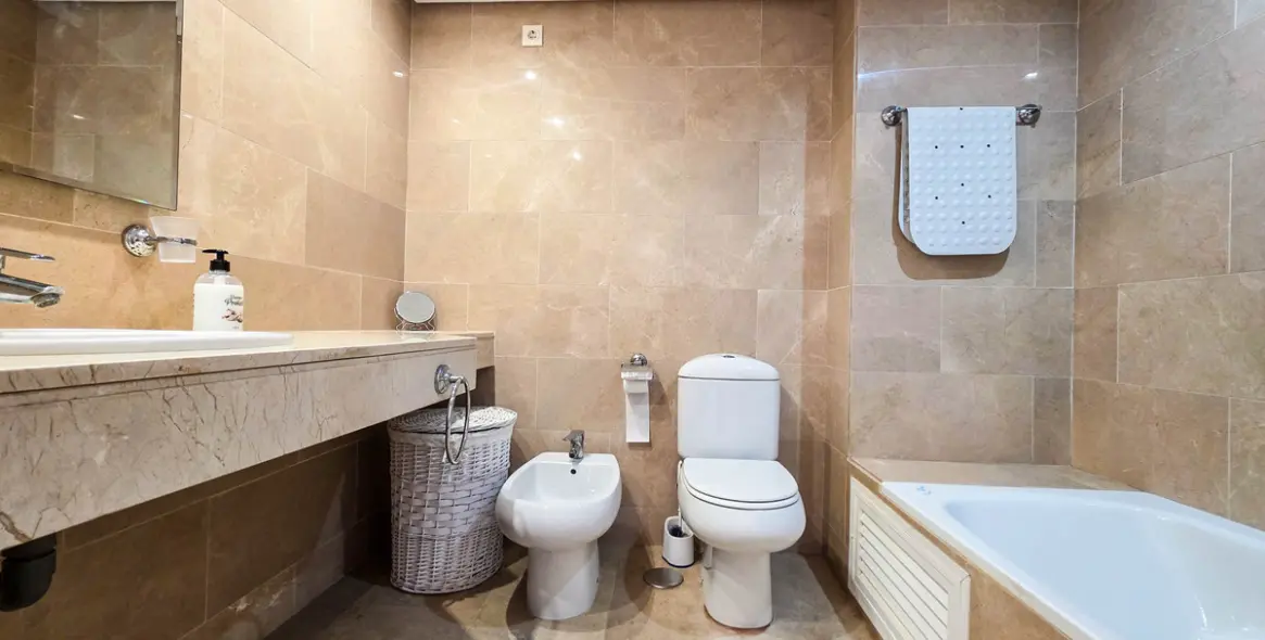 Sale of penthouse in La Duquesa 5