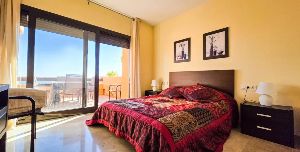 Sale of penthouse in La Duquesa 19