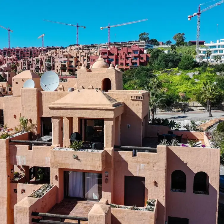 Sale of penthouse in La Duquesa