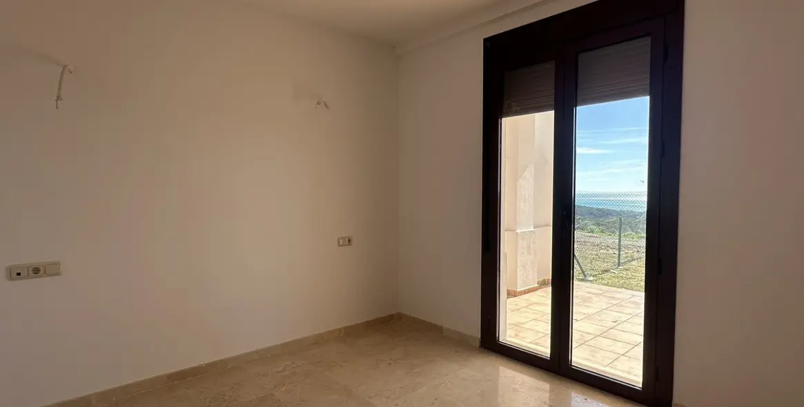 Продажа таунхауса в Doña Julia 32