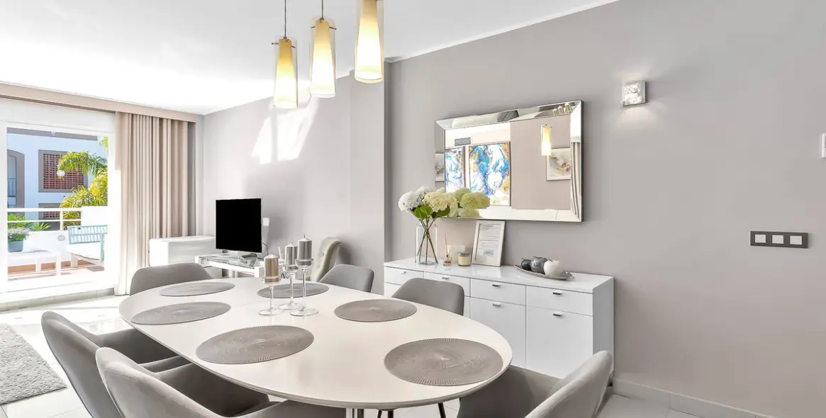 Продажа двухуровневого пентхауса в New Golden Mile 3