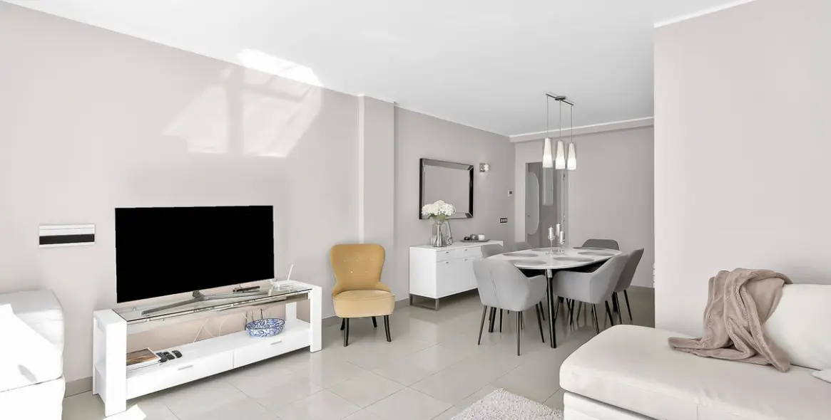 Продажа двухуровневого пентхауса в New Golden Mile 6