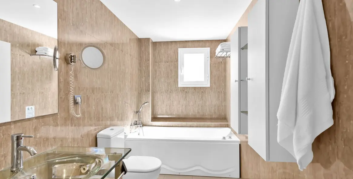 Продажа двухуровневого пентхауса в New Golden Mile 17