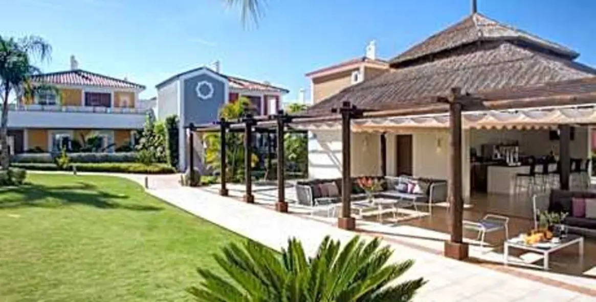 Sale of penthouse duplex in New Golden Mile 29