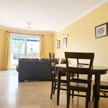 Продажа апартаментов на среднем этаже в Puerto Banús