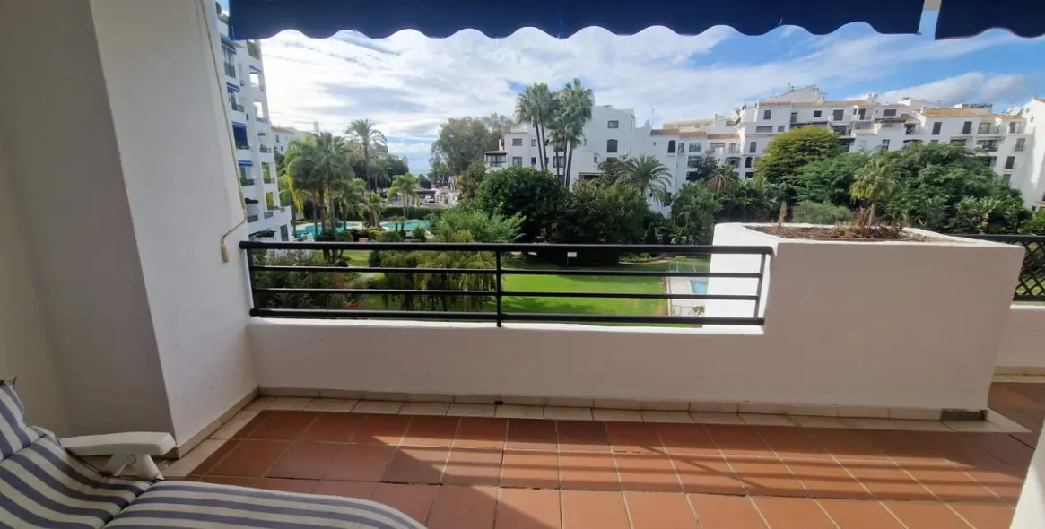 Продажа апартаментов на среднем этаже в Puerto Banús 9