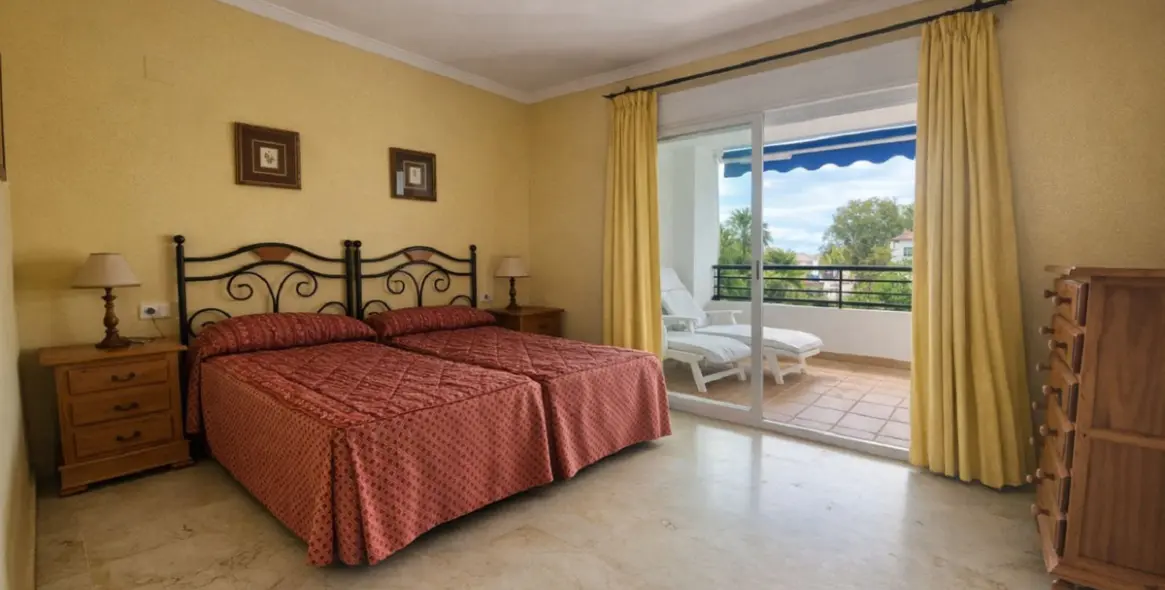 Продажа апартаментов на среднем этаже в Puerto Banús 15