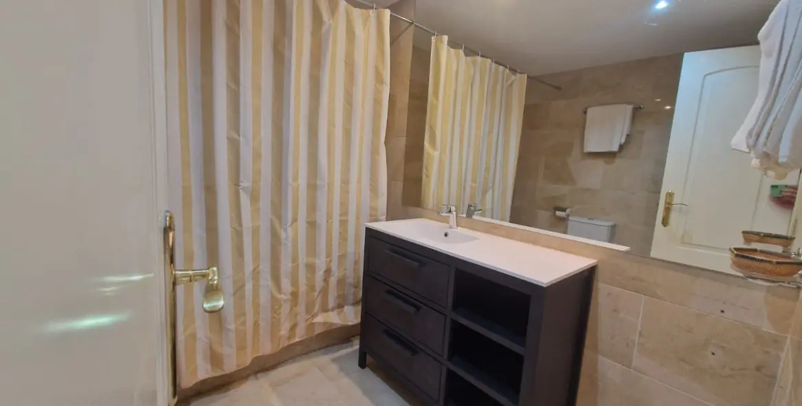 Продажа апартаментов на среднем этаже в Puerto Banús 18