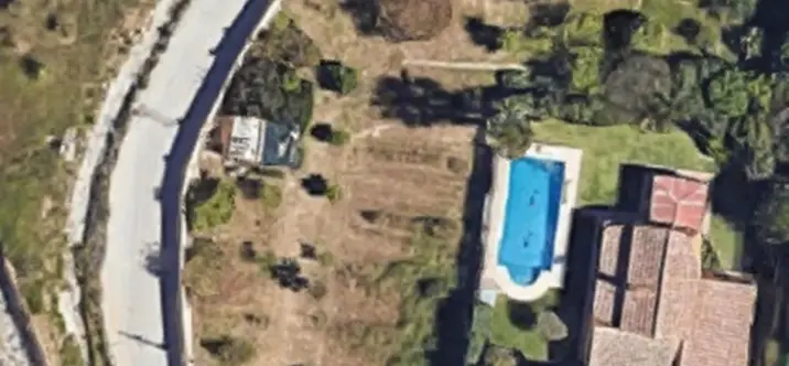 Sale of detached villa in Estepona 0