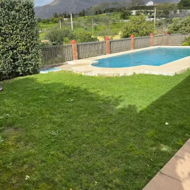 Sale of detached villa in Estepona