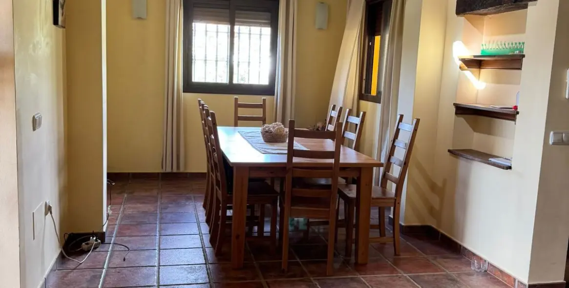 Sale of detached villa in Estepona 10