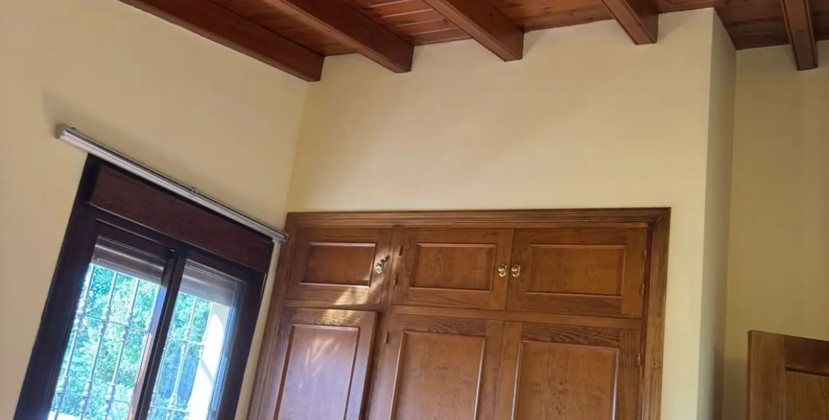 Sale of detached villa in Estepona 11