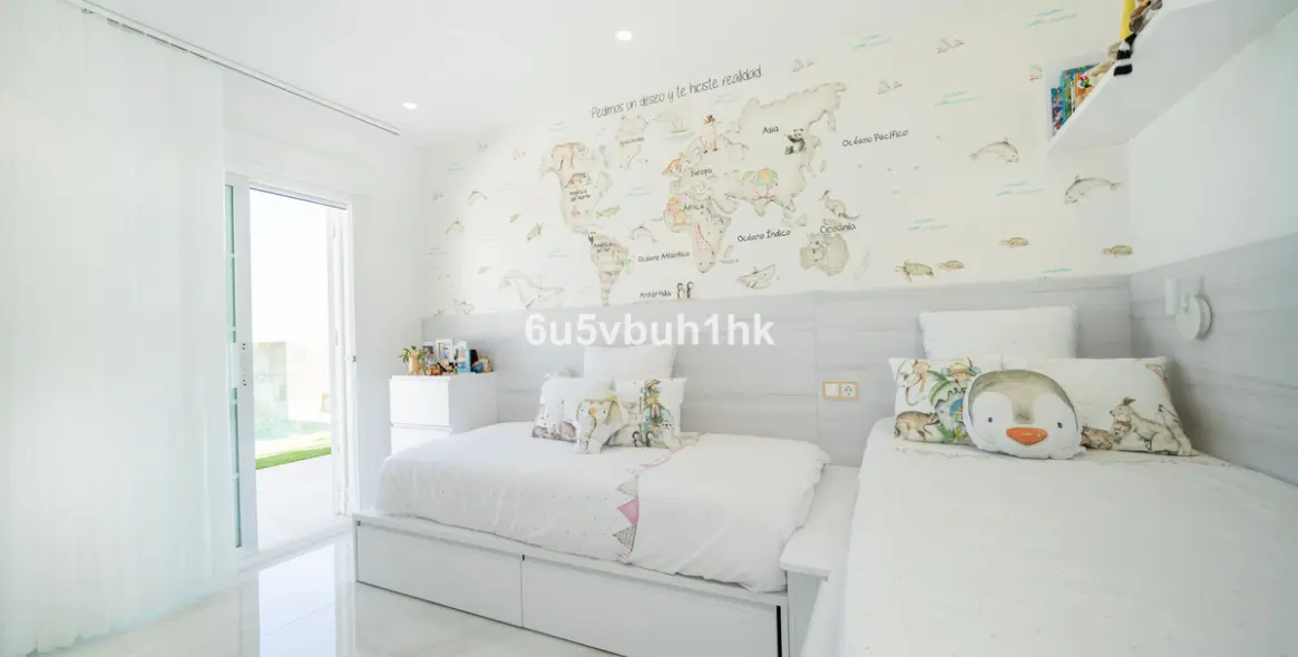 Продажа таунхауса в La Mairena 14