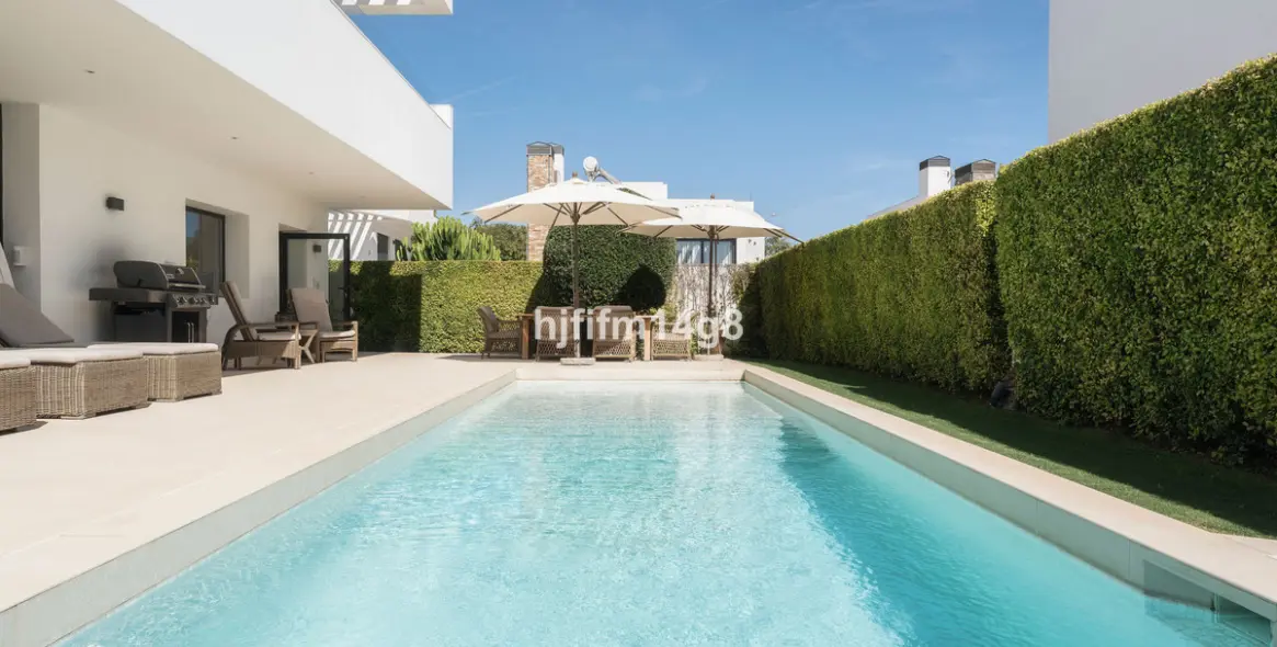 Продажа  отдельно стоящей виллы в San Pedro de Alcántara 2