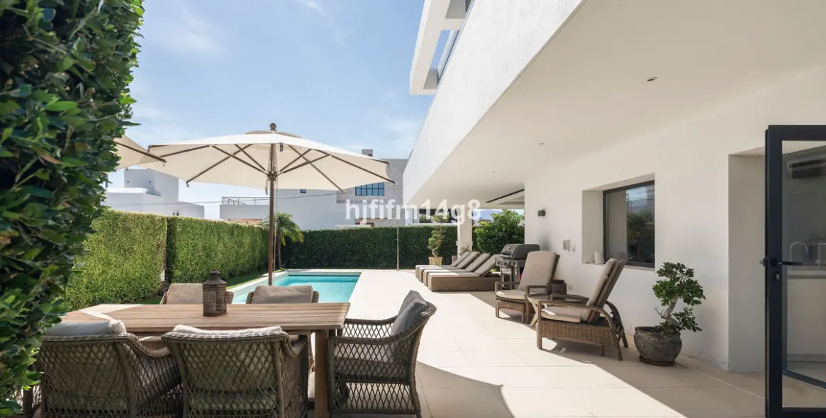 Продажа  отдельно стоящей виллы в San Pedro de Alcántara 3