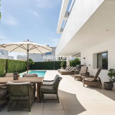 Продажа  отдельно стоящей виллы в San Pedro de Alcántara