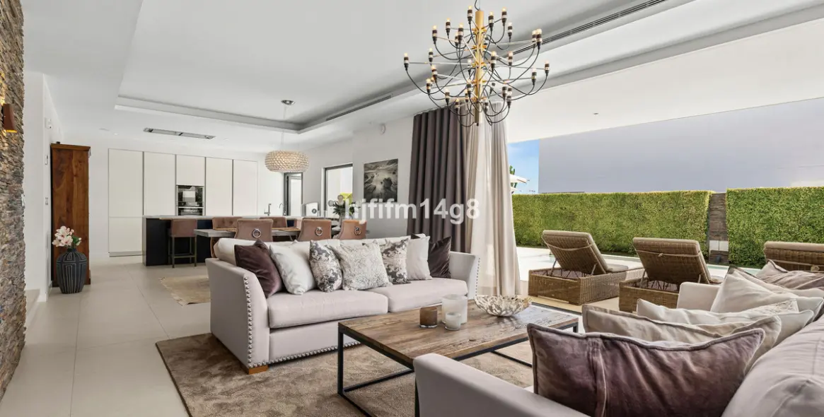 Продажа  отдельно стоящей виллы в San Pedro de Alcántara 6