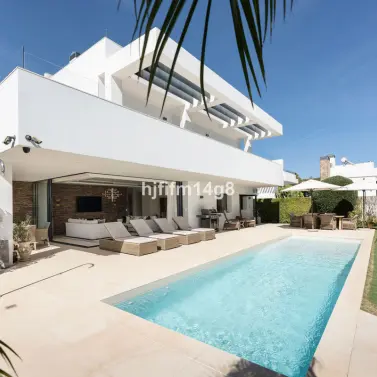 Venta de villa independiente en San Pedro de Alcántara