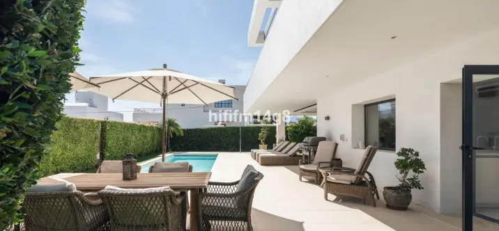 Venta de villa independiente en San Pedro de Alcántara 2