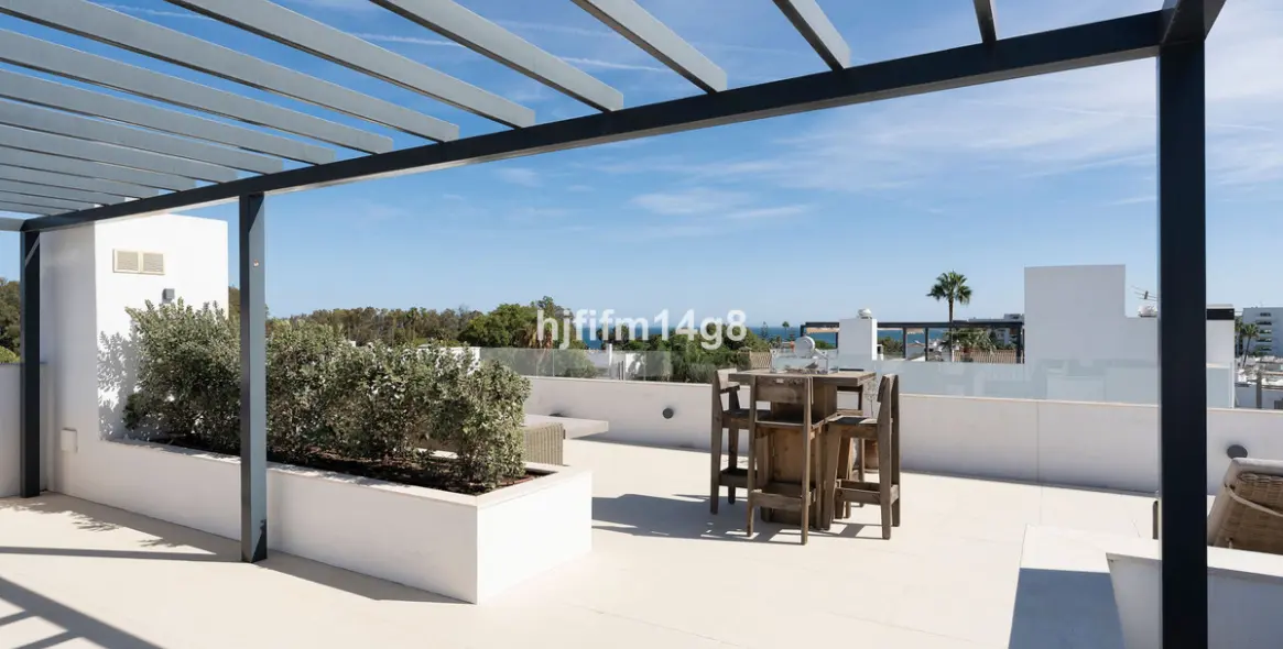 Продажа  отдельно стоящей виллы в San Pedro de Alcántara 24