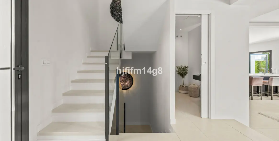 Продажа  отдельно стоящей виллы в San Pedro de Alcántara 27