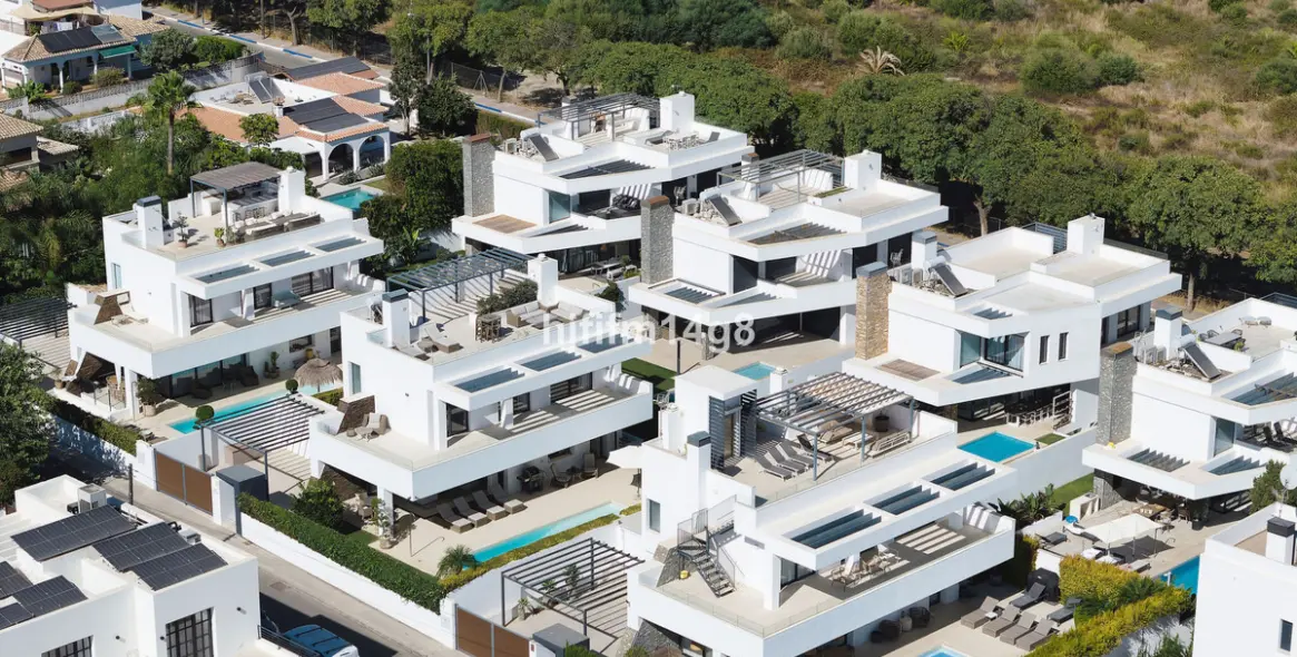 Продажа  отдельно стоящей виллы в San Pedro de Alcántara 30