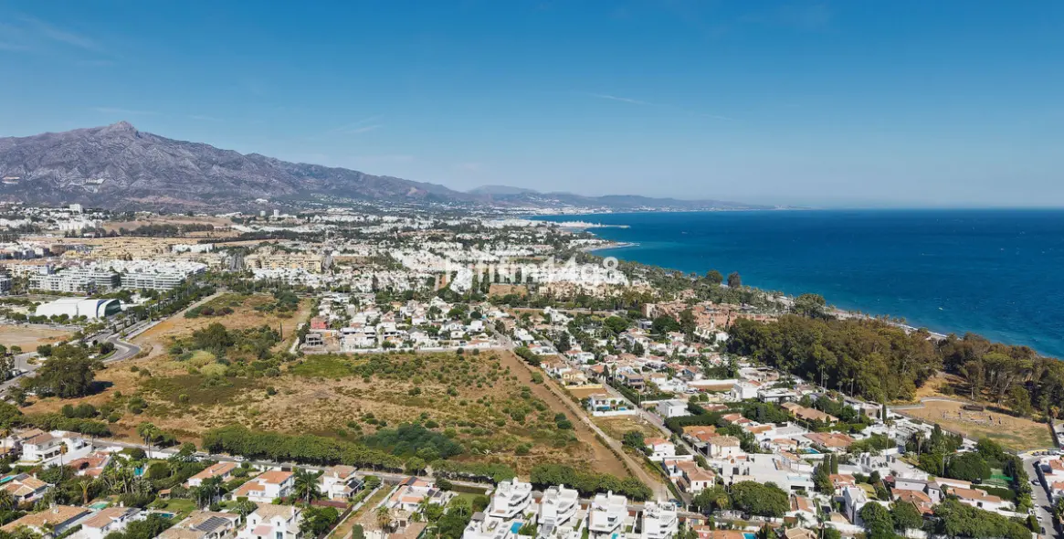 Продажа  отдельно стоящей виллы в San Pedro de Alcántara 32
