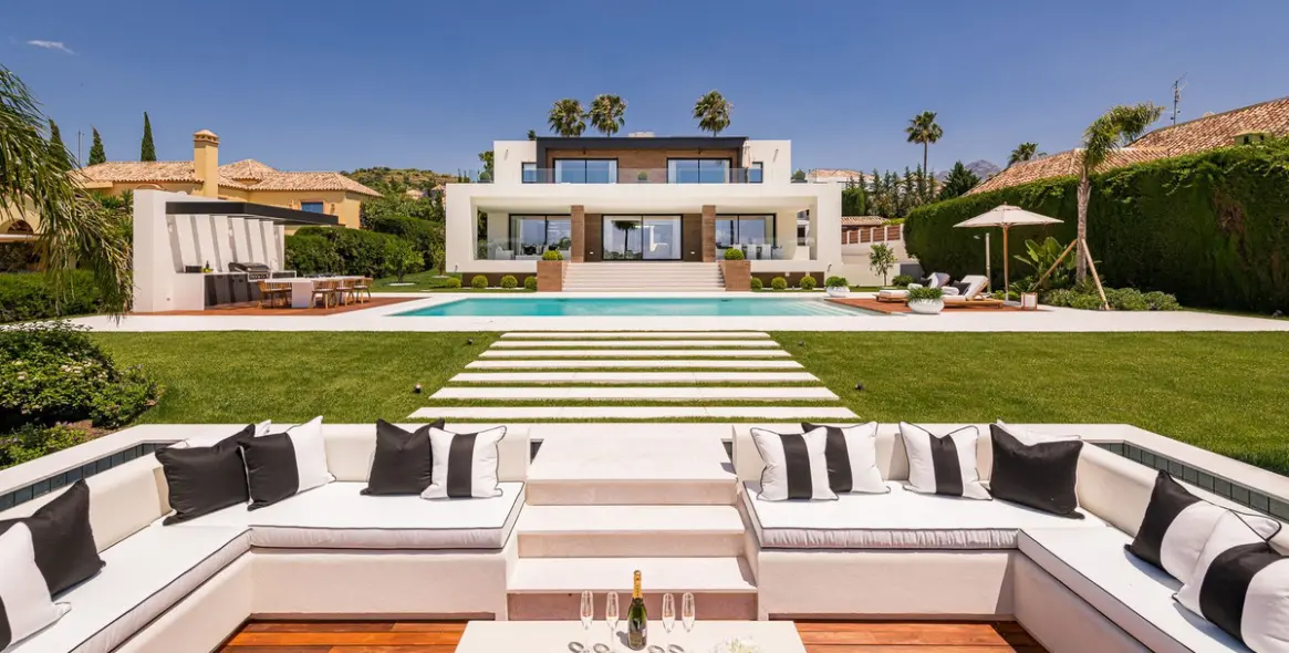 Alquiler a corto plazo de villa independiente en Marbella 1