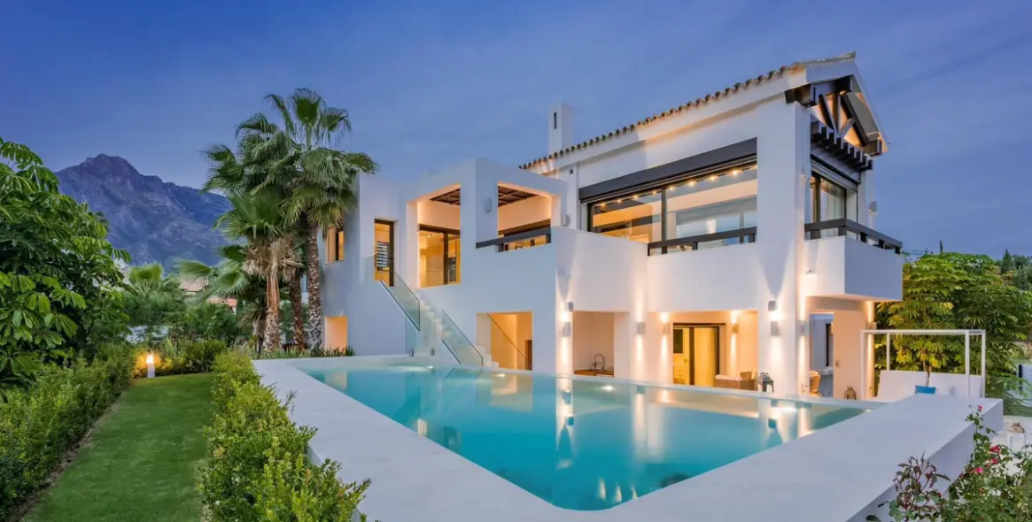 Long-term rent of detached villa in The Golden Mile 1