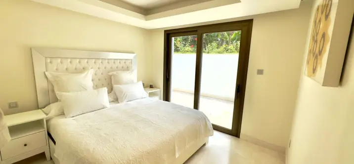 Long-term rent of detached villa in The Golden Mile 4