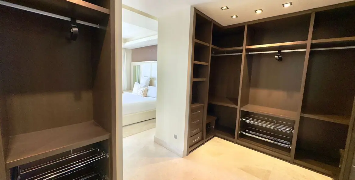 Long-term rent of detached villa in The Golden Mile 13