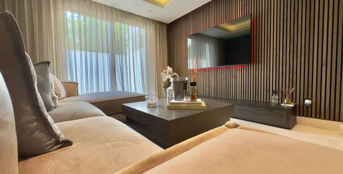 Long-term rent of detached villa in The Golden Mile 17