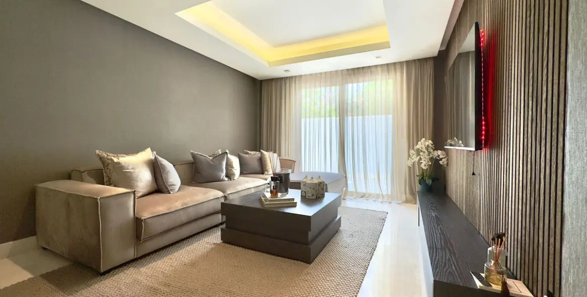 Long-term rent of detached villa in The Golden Mile 19