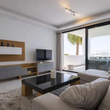 Долгосрочная аренда апартаментов на среднем этаже в Atalaya