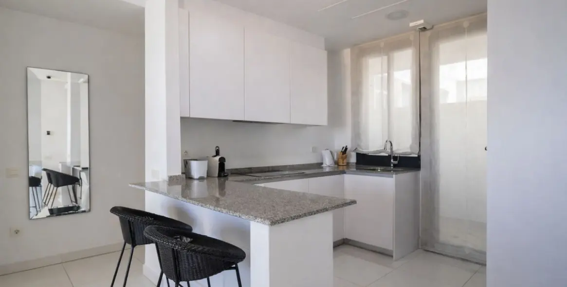 Долгосрочная аренда апартаментов на среднем этаже в Atalaya 8